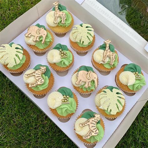 Jungle Themed Animal Cupcakes Green Wild Farm Safari Birthday Cakes