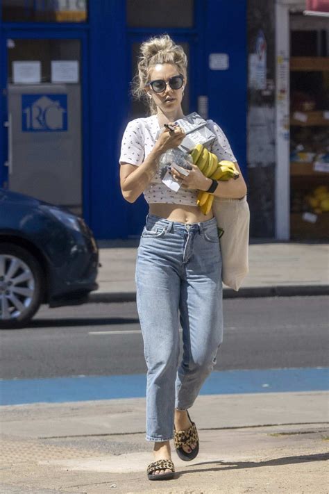 Vanessa Kirby Shows Off Her Toned Midriff In A Crop Top While Out For