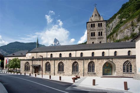 Abtei Saint Maurice Tourisme Valais Suisse