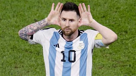 Watch Lionel Messi Stops Interview To Say F Off To Netherlands
