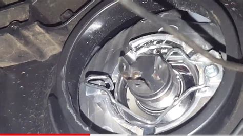 How To Replace Car Headlight Bulb Easily How To Change Headlight Bulb