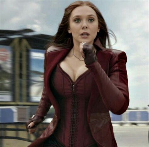 Pin By Miguel Vargas On Marvel Cinematic Universe Elizabeth Olsen Elizabeth Olsen Scarlet