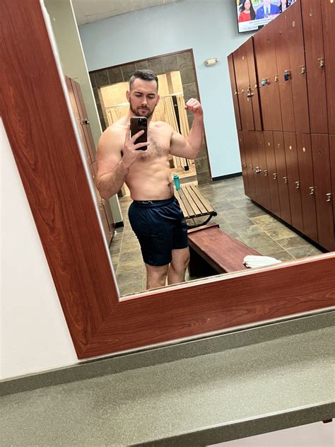 ryan on twitter oh heyyy gym locker room it s been a while 😏