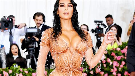 met gala 2019 how kim kardashian squeezed into her thierry mugler corset for the met gala 9style