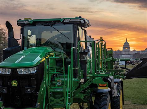 John Deere Showcases Agricultural Innovation In Americas Front Yard