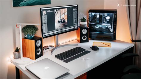 7 White Studio Desks For All Producers
