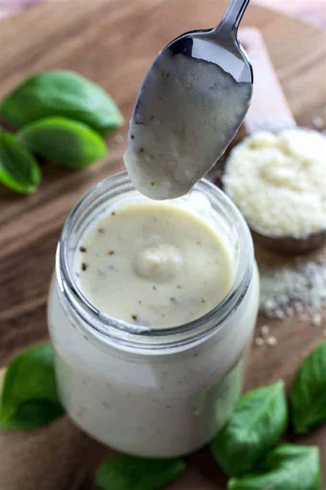 Add cream cheese and garlic powder, stirring with wire whisk until smooth. Olive Garden Alfredo Sauce Recipe Copycat - Gluten Free ...