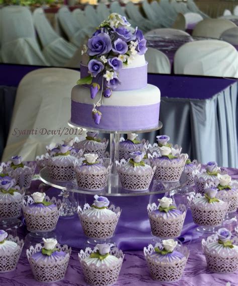 Rumahkue Tie Purple Wedding Cupcake