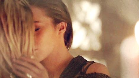 Lexa Y Russell Son Los Nicos Que Han Quedado Con El Poder De Fuego Fantas A Fantas A