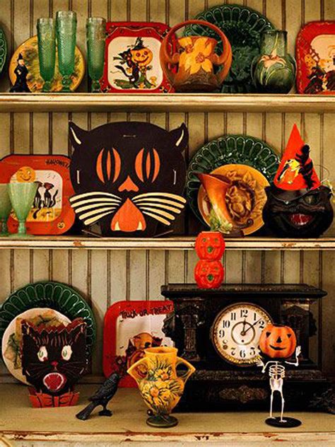 20 Vintage Halloween Decorations