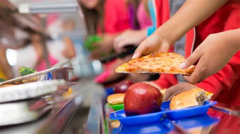 In fy 2019, schools served over 4.8 billion lunches to children nationwide. Kids Who Are Time-Crunched At School Lunch Toss More And ...