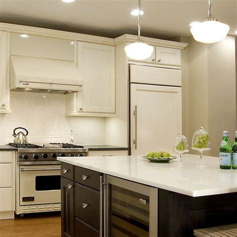 Innenfarben, fassadenfarben und lacke im farbton bleeker beige (nr. Bleeker Beige hc-80 Benjamin Moore | Remodel ideas ...