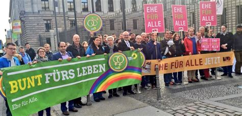 Germany Bundesrat Approves Same Sex Marriage Bill Joemygod