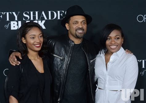 Photo Mike Epps And His Daughters Attend The Fifty Shades Of Black
