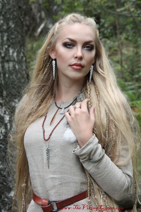 Pin By Bent Andersen On Makeup Viking Woman Viking Women Viking Hair