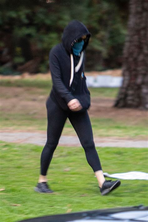 Джонни депп привлечет илона маска к иску против эмбер херд. AMBER HEARD Out at Griffith Park in Los Angeles 01/31/2021 ...