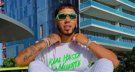 Anuel Aa Celebra El Lanzamiento De Su Segundo álbum Con Auto De Lujo