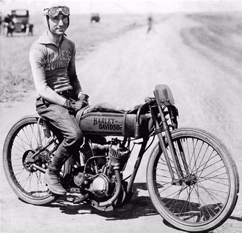15 Fascinating Vintage Photographs Of Motorcycle Riders Posing In Their
