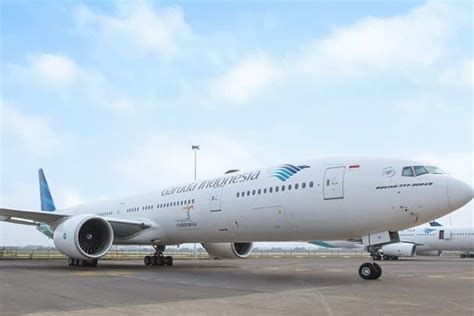 Garuda indonesia merupakan salah satu maskapai penerbangan indonesia milik pemerintah yang telah beroperasi sejak 28 desember 1949. Garuda Indonesia Batalkan Penerbangan Abu Dhabi-Jakarta ...