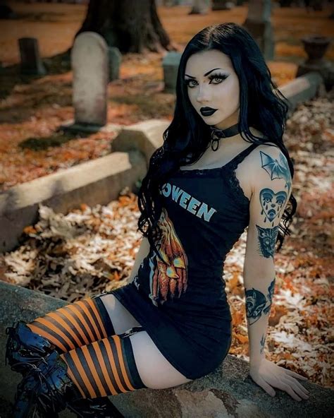 Halloween In Hot Goth Girls Gothic Outfits Metalhead Girl