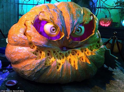 Pumpkins Are Transformed Into Masterpieces By Sculptors For Halloween