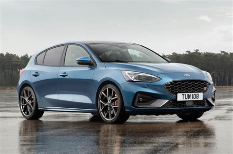 Focus (countable and uncountable, plural foci or focuses or focusses). New Ford Focus ST priced from under £30,000 in UK | Autocar