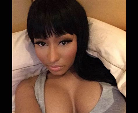 Nicki Minaj Shows Her Cleavage Bedtime Selfie Nicki Minaj And Her Curvy Display Daily Star