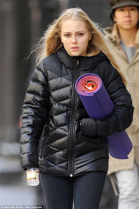 Annasophia Robb Trots To Yoga Class In Chilly Nyc In Rain Boots Taking A Breather From The
