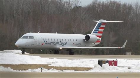 American Eagleair Wisconsin Bombardier Crj 200 Departing Norfolk Intl