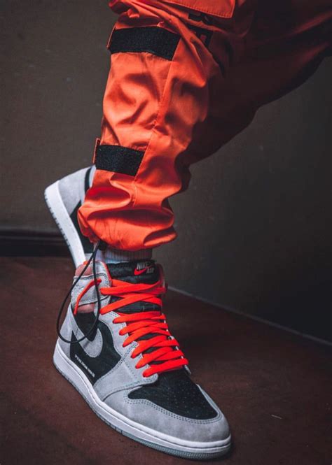 Air Jordan 1 Retro High Og “total Crimson” Sneakers Men Fashion
