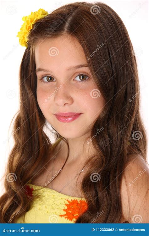 Retrato Del Primer De Un Adolescente Joven Feliz Hermoso Con El Pelo