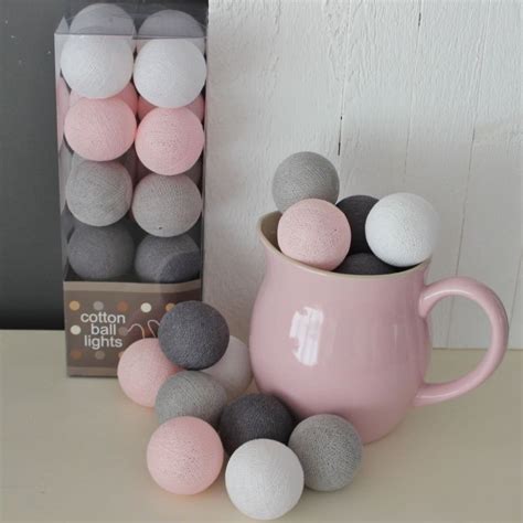 Each one is different and very inspirational. Cotton Ball Lights Pastel Roze/Grijs besteld voor bij de babykast | Meisjes slaapkamer roze ...