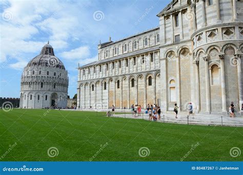 Battistero E Cattedrale A Pisa Italia Fotografia Editoriale Immagine Di Monumento Reliquia