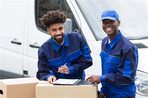 3 Reasons Why You Should Definitely Hire A Professional Moving Company