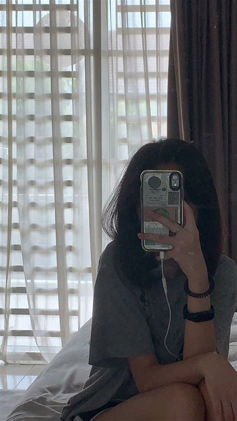 Mirror Selfie Di Gambar Gadis Cantik Gaya Remaja Potret Diri Mirror Selfie Girl