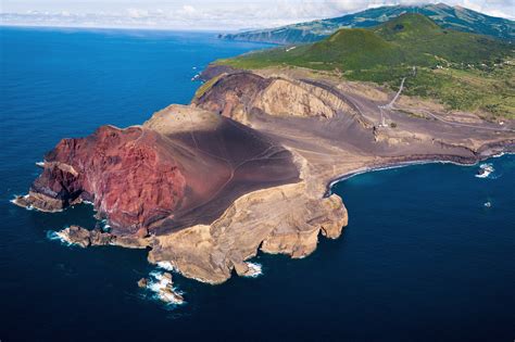 In this edition, we take you to terceira island, the stage of significant events in the history of the country and the world, full of historical and cultural heritage, beautiful. Geography School Trip to The Azores | Discover the World ...