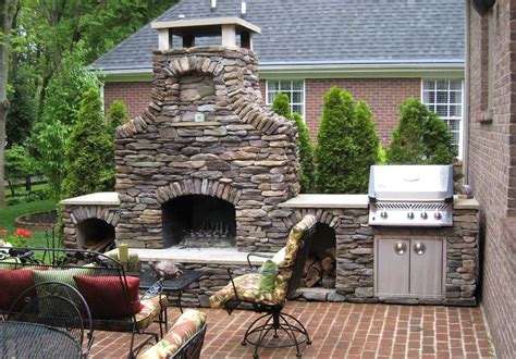 Great Outdoor Patio Fire Place Design With Built In Grill Outdoor