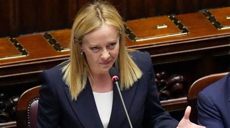 Italys Giorgia Meloni Easily Wins Confidence Vote In Parliament