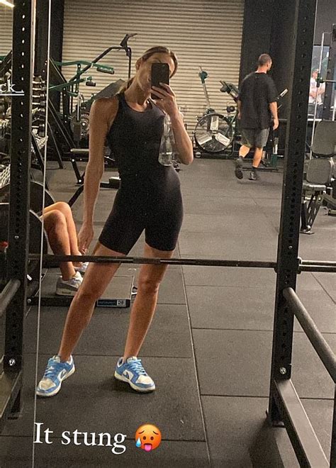 Nadia Bartel Shows Off Her Amazing Figure In Tight Sportswear After New