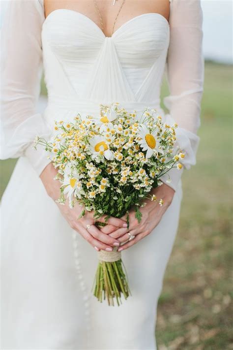 A Daisy Wedding Theme TopWeddingSites Com Daisy Bouquet Wedding