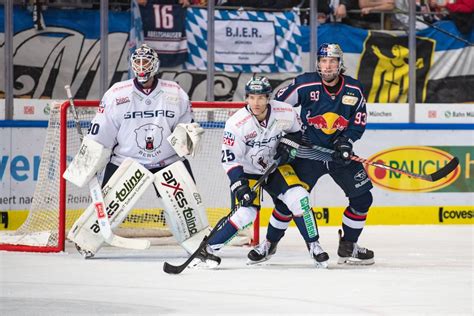 EHC Red Bull München gewinnt gegen Eisbären Berlin mit 3 1 und