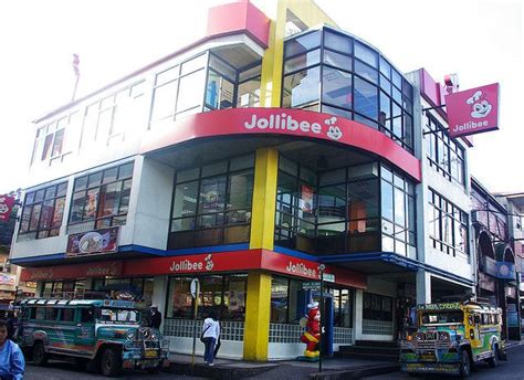 Logos of fast food restaurant in the philippines. Jollibee (fast-food restaurant chain in the Philippines ...