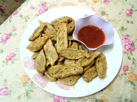 Keropok lekor ialah hidangan yang popular di kelantan. Resepi Keropok Lekor Homemade (Sangat Crunchy!) - Resepi.My