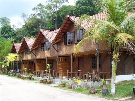 Famous for waterfall at lombong area. Kota Rainforest Resort - Place To Visit In Johor - Hotel ...