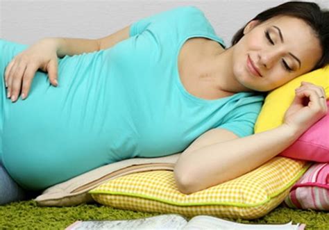 The Best Sleeping Position During Pregnancy Is Left Scientists Warn