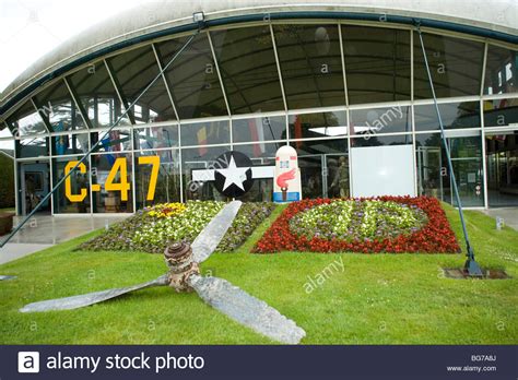 The C47 Hangar Us Airborne Museum Sainte Mere Eglise The First Town To