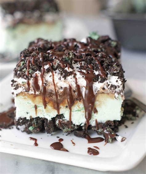 No christmas meal would be complete without an indulgent christmas dessert or two. Mint Oreo Ice Cream Dessert - 5 Boys Baker