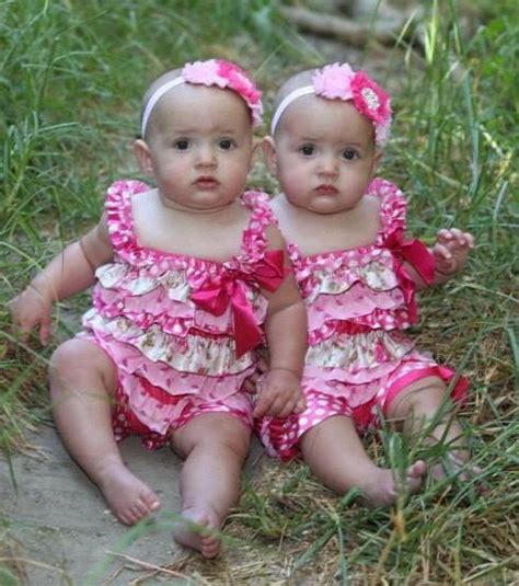 identical twins randr isn t this photo shoot over yet lol identical twins twin girls