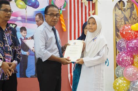 Buku program hari anugerah cemerlang dan mesyuarat agung pibg. MAJLIS ANUGERAH HEM & SAMBUTAN HARI KANAK-KANAK