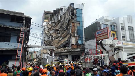 Cause of highland towers collapse, malaysia. At Least Two Injured In Jakarta Building Collapse - The ...